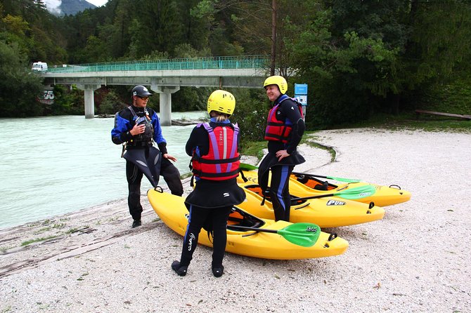 1 day KAYAK COURSE on Soča river, for beginners - How the instructor coaching works on easy rapids