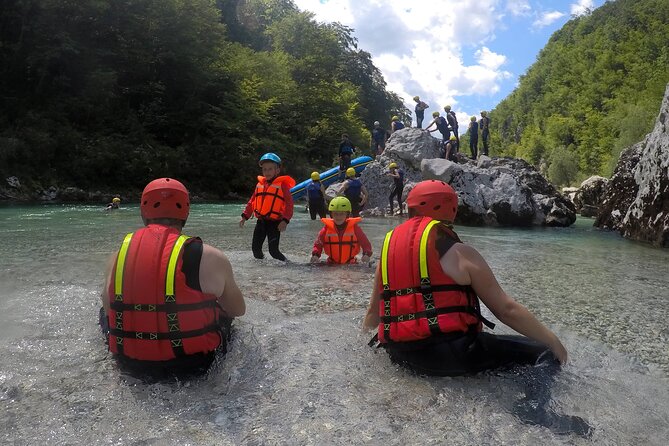 CLASSIC RAFTING on Soča river - Guides and safety: why the experience feels controlled