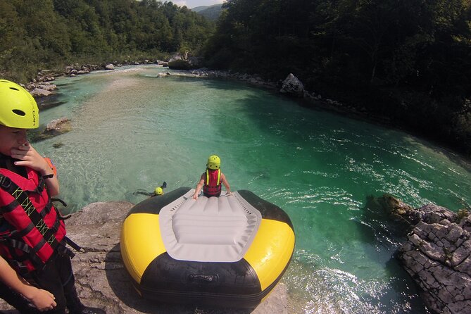 CLASSIC RAFTING on Soča river - From put-in to finish: how the river play actually works