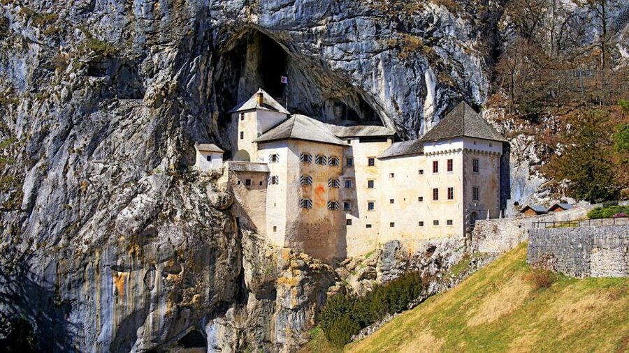 From Ljubljana: Postojna Cave & Predjama Castle Guided Trip - The pacing that keeps the day from feeling rushed