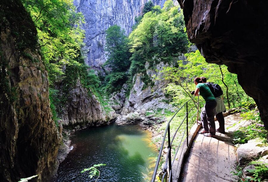 From Ljubljana: Škocjan UNESCO Caves and Piran Full-Day Trip - Socerb Castle photo stop: a quick payoff for the eyes