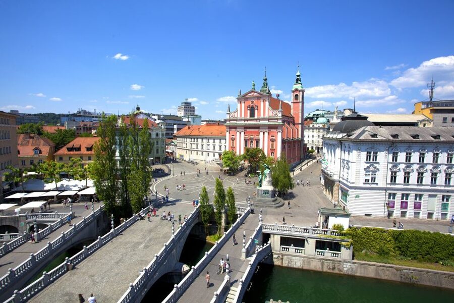 From Zagreb: Ljubljana, Postojna Cave & Predjama Castle Tour - A full day from Zagreb: what 12 hours really buys you