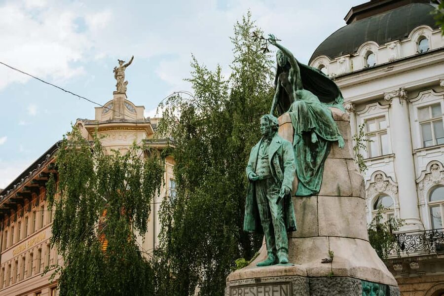 From Zagreb: Ljubljana, Postojna Cave & Predjama Castle Tour - Predjama Castle in a cave mouth: a 1-hour guided walk with big visuals