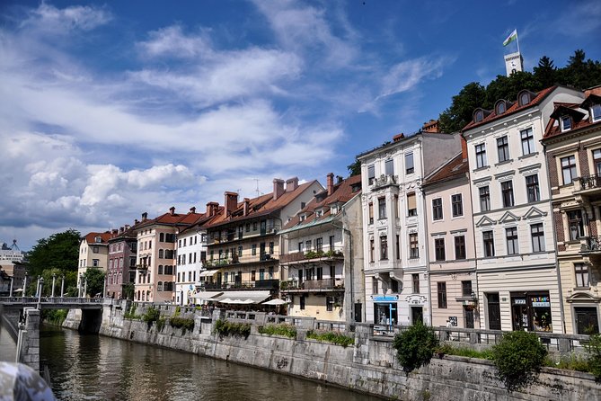 Historic Ljubljana Tour with Ljubljana Castle included - National and University Library plus French Revolution Square: where architecture becomes a story