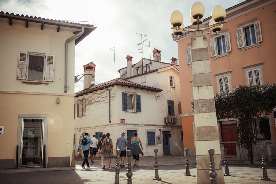 Koper Stroll & Taste - Carpaccio Square and the Art Thread You Can Follow