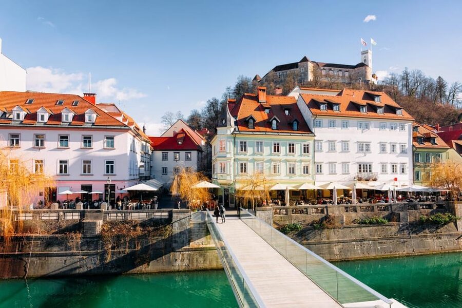 Ljubljana: 2h walking tour with local guide - The Triple Bridge Stop That Sets Up the Rest of Your Photos