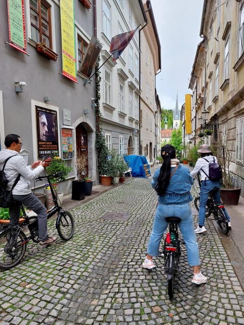 Ljubljana by E-Bike: Guided City Highlights Tour - Starting at Congress Square, and getting rolling fast