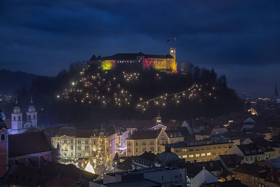 Ljubljana: Castle Entry Ticket with Optional Funicular Ride - Funicular return ticket: ride up, walk down, or choose your effort level