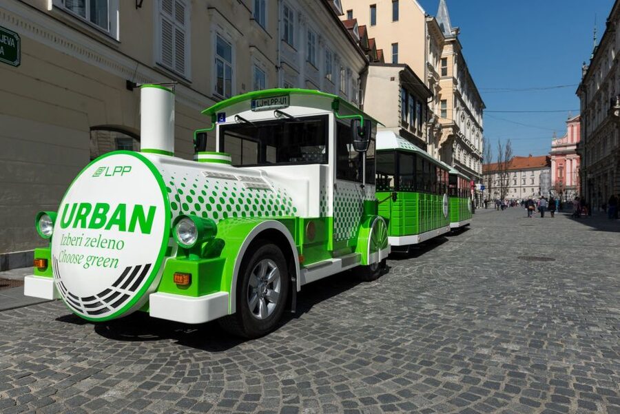 Ljubljana: City Card - Museum of Illusions and Ljubljana Zoo: breaks that still count
