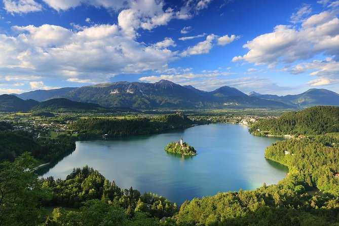 Ljubljana: Lake Bled Experience small group half-day tour - Comfortable ride out of Ljubljana, with real local context