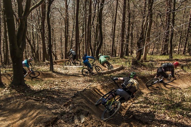 Ljubljana MTB Capital tour (e-bike enduro/all mountain) - Golovec trails: where the forest expands right from the city
