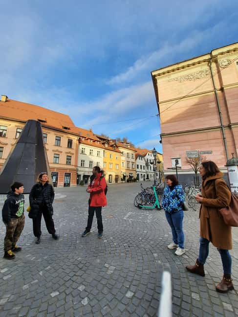 Ljubljana: Wonderful tour fun experience time history - A 90-minute route through Ljubljana’s main sights