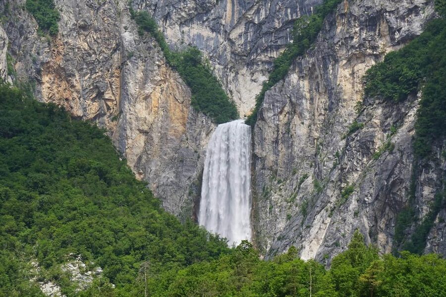 Private E-bike tour Soča valley: The ultimate explorer - From Čezsoča 71 to Bovec: your easy start