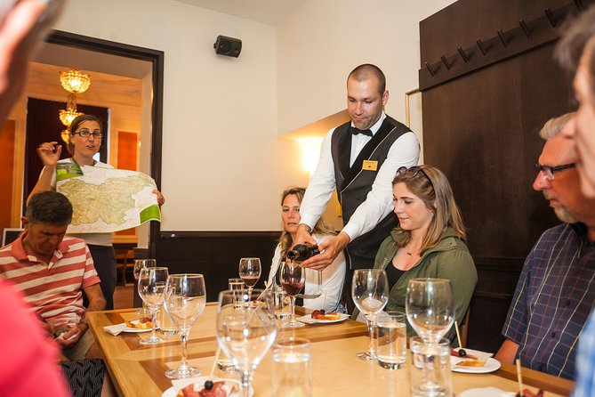 Slovenian culinary experience in Ljubljana - small group - tour - Walking through Ljubljana while people actually talk to you