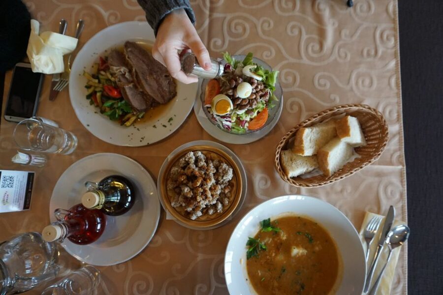 Šmarna Gora: Hiking and Food Tour from Ljubljana - Stop 3: The top restaurant meal, Slovenian comfort food included