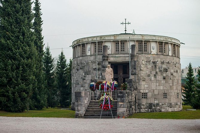 The Deadly Walk - Ljubljana Cemetery Tour - What the Deadly Walk feels like in real life
