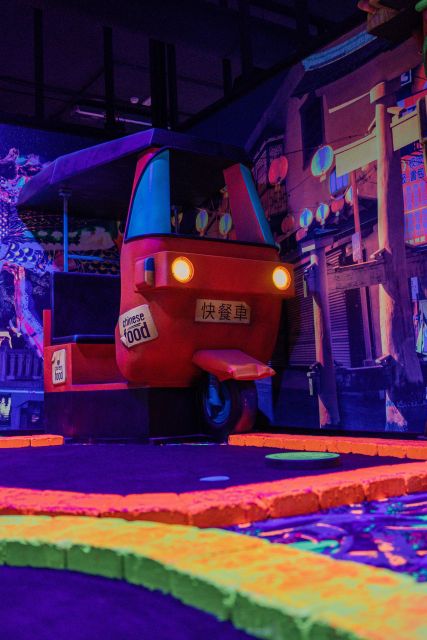 Woop! Glow golf: Ljubljana Btc City - WOOP! Glow Golf in BTC City: what you actually do
