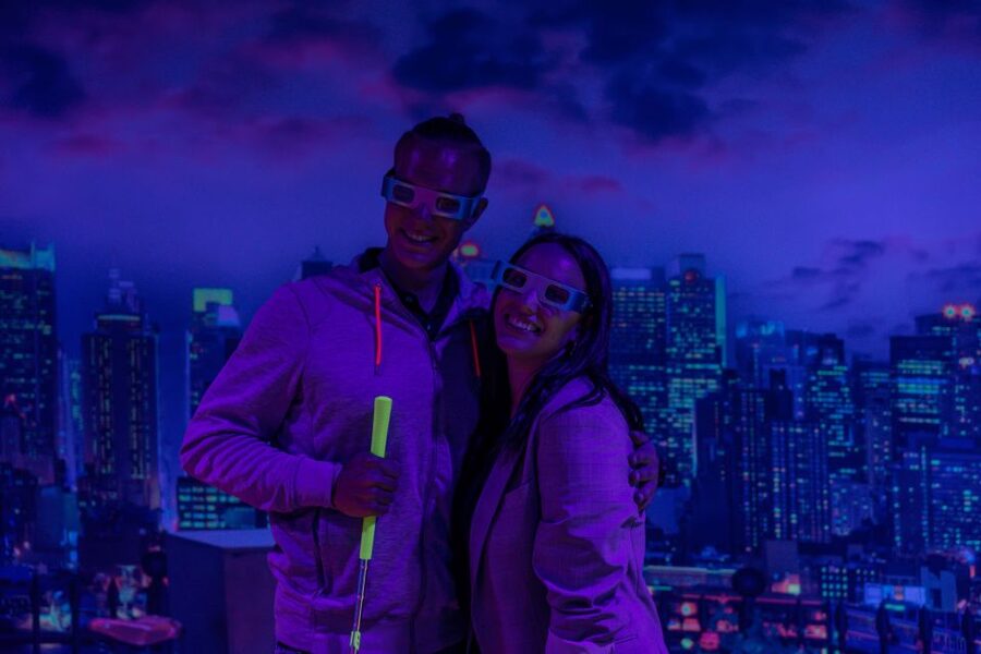 Woop! Glow golf: Ljubljana Btc City - Asia room: street scenes that keep the game playful